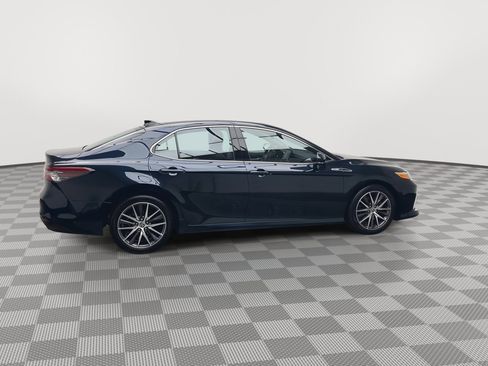Used 2021 Toyota Camry XLE w/ Navigation Package AWD/4WD image 40