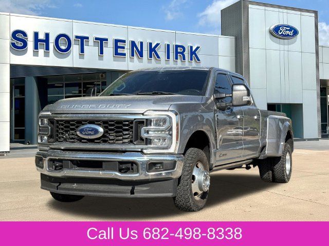Used 2024 Ford F350 Lariat w/ Lariat Ultimate Package AWD/4WD image 3
