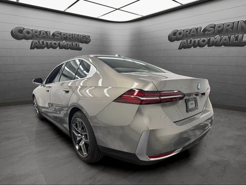 Used 2026 BMW 530i RWD image 3