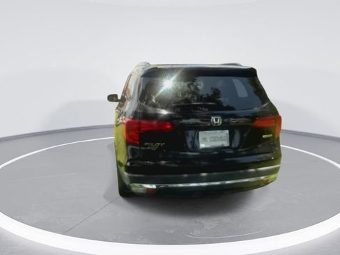Used 2017 Honda Pilot Touring image 5