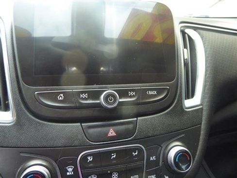 Used 2019 Chevrolet Malibu LT image 10