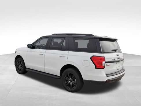 Used 2022 Ford Expedition XLT image 3