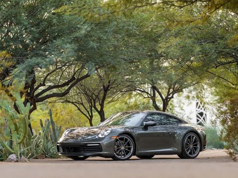Used 2020 Porsche 911 Carrera 4S w/ Sport Package image 3
