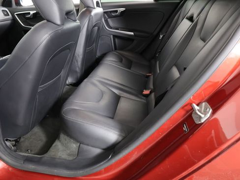 Used 2015 Volvo V60 T5 Premier image 17