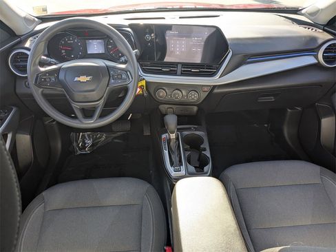 Certified 2024 Chevrolet Trax LS w/ LS Convenience Package image 12