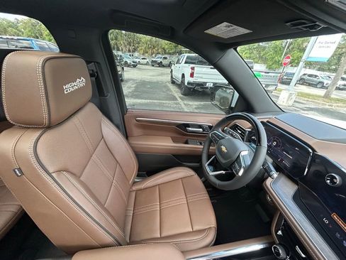 New 2026 Chevrolet Suburban High Country AWD/4WD image 26