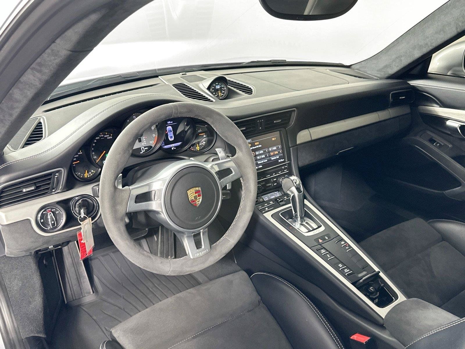 Used 2015 Porsche 911 GT3 RWD image 4