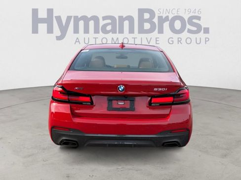 Used 2022 BMW 530i xDrive w/ M Sport Package image 4