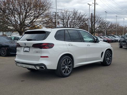 Certified 2024 BMW X5 xDrive40i w/ M Sport Package image 3