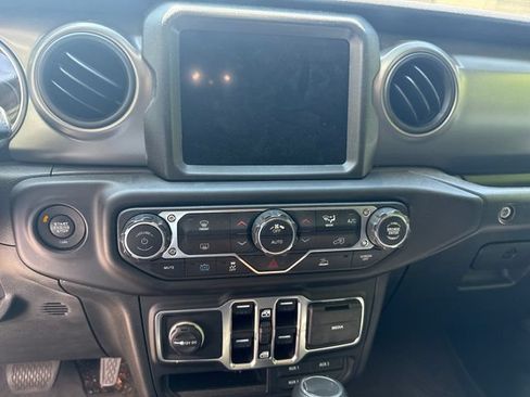 Used 2023 Jeep Wrangler Unlimited AWD/4WD image 20
