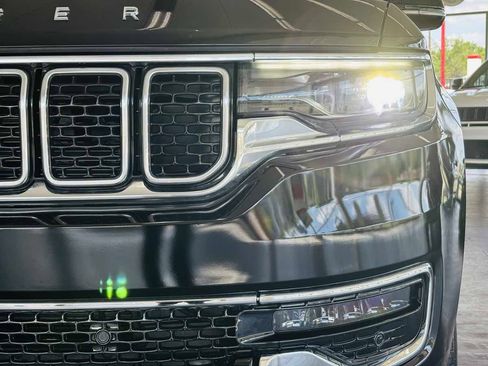Used 2025 Jeep Wagoneer Series II AWD/4WD image 21