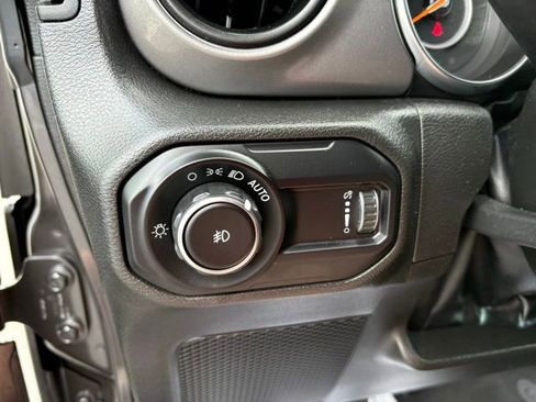 Used 2023 Jeep Wrangler Unlimited Sport AWD/4WD image 25