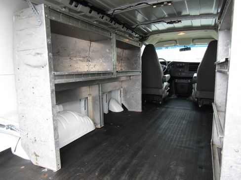 Used 2021 Chevrolet Express 2500 w/ Driver Convenience Package image 17