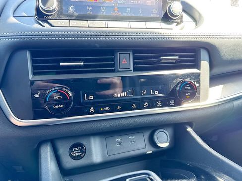 Used 2025 Nissan Rogue SV w/ SV Premium Package image 29