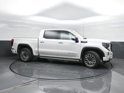 Used 2024 GMC Sierra 1500 Denali Ultimate image 3