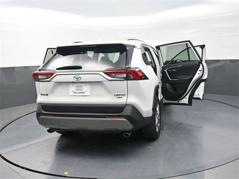 Used 2025 Toyota RAV4 Limited image 30