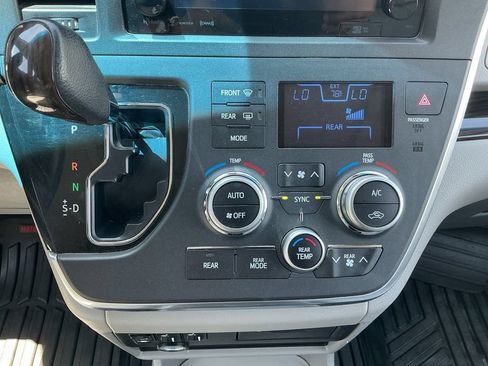 Used 2016 Toyota Sienna XLE w/ XLE Navigation Package FWD image 30