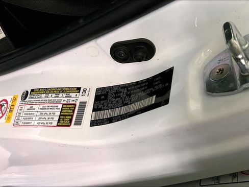 Used 2018 Toyota Sienna SE Premium FWD image 13