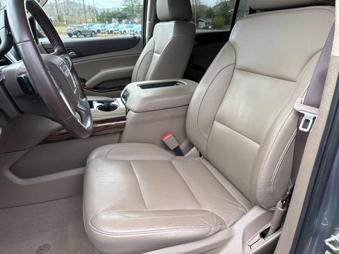 Used 2020 Chevrolet Traverse Premier w/ Redline Edition image 15