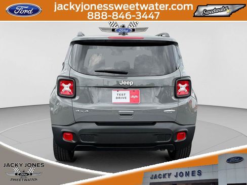 Used 2021 Jeep Renegade Latitude AWD/4WD image 5