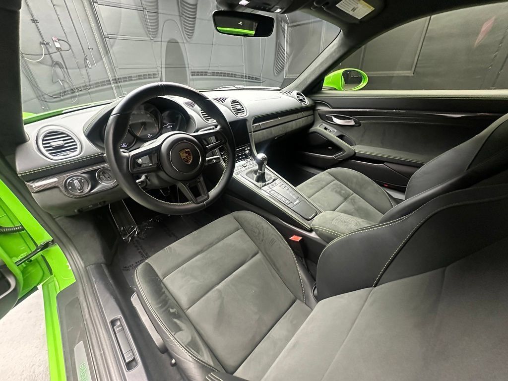 Used 2023 Porsche 718 Cayman GT4 RWD image 17