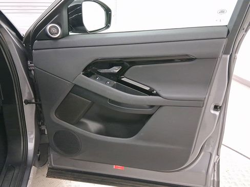 Used 2025 Land Rover Range Rover Evoque S image 19