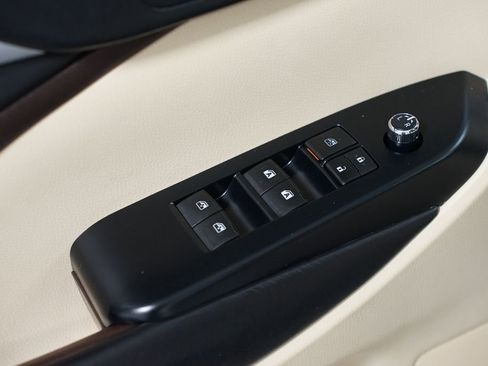 Used 2018 Toyota Highlander XLE image 31