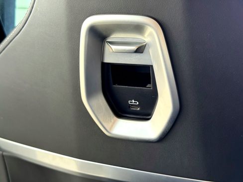 Used 2024 BMW 760i xDrive image 33