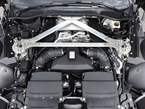 Used 2021 Aston Martin V8 Vantage Roadster RWD image 67