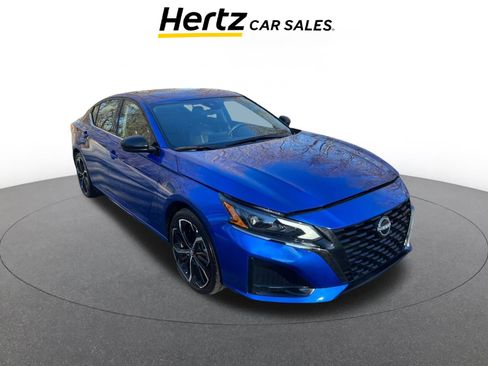 Used 2025 Nissan Altima 2.5 SR image 1