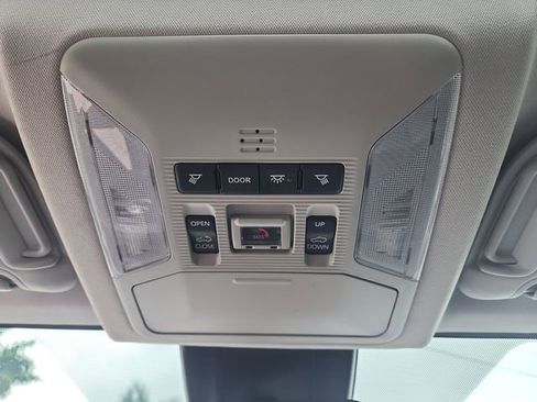 Used 2020 Toyota RAV4 XLE w/ Convenience Package FWD image 34