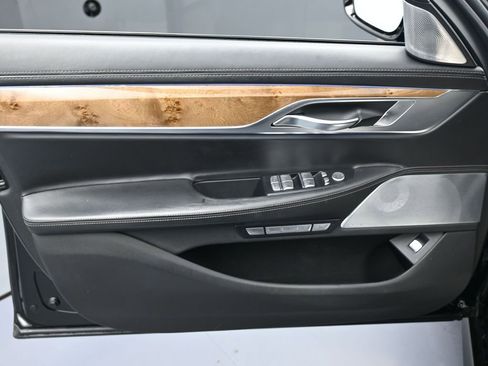 Used 2016 BMW 750i xDrive image 13