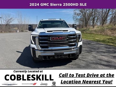 Used 2024 GMC Sierra 2500 SLE w/ SLE Convenience Package AWD/4WD image 2