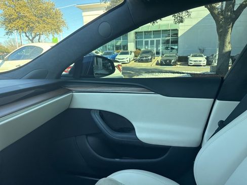Used 2023 Tesla Model S Base image 30