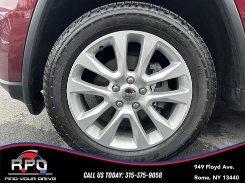 Used 2019 Jeep Grand Cherokee Limited w/ Luxury Group II image 9