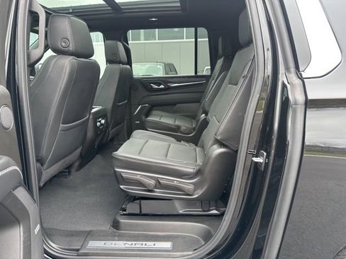 Used 2024 GMC Yukon XL Denali AWD/4WD image 18