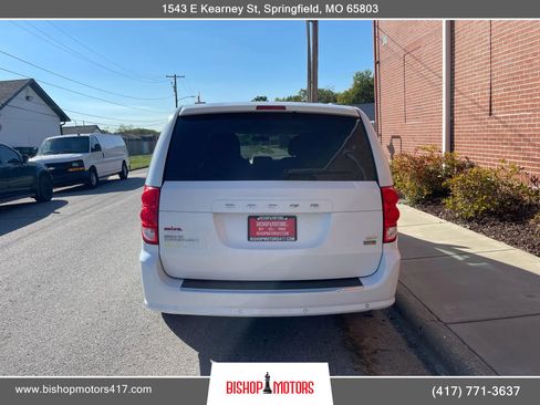 Used 2016 Dodge Grand Caravan SXT w/ Rear Park Assist Package FWD image 4
