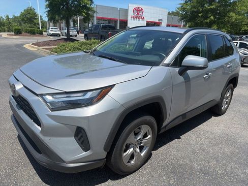 Used 2023 Toyota RAV4 XLE w/ Convenience Package FWD image 2