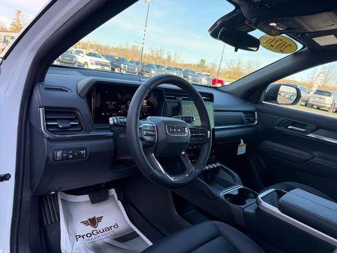 Used 2026 GMC Terrain Elevation w/ Elevation Premium Package image 14