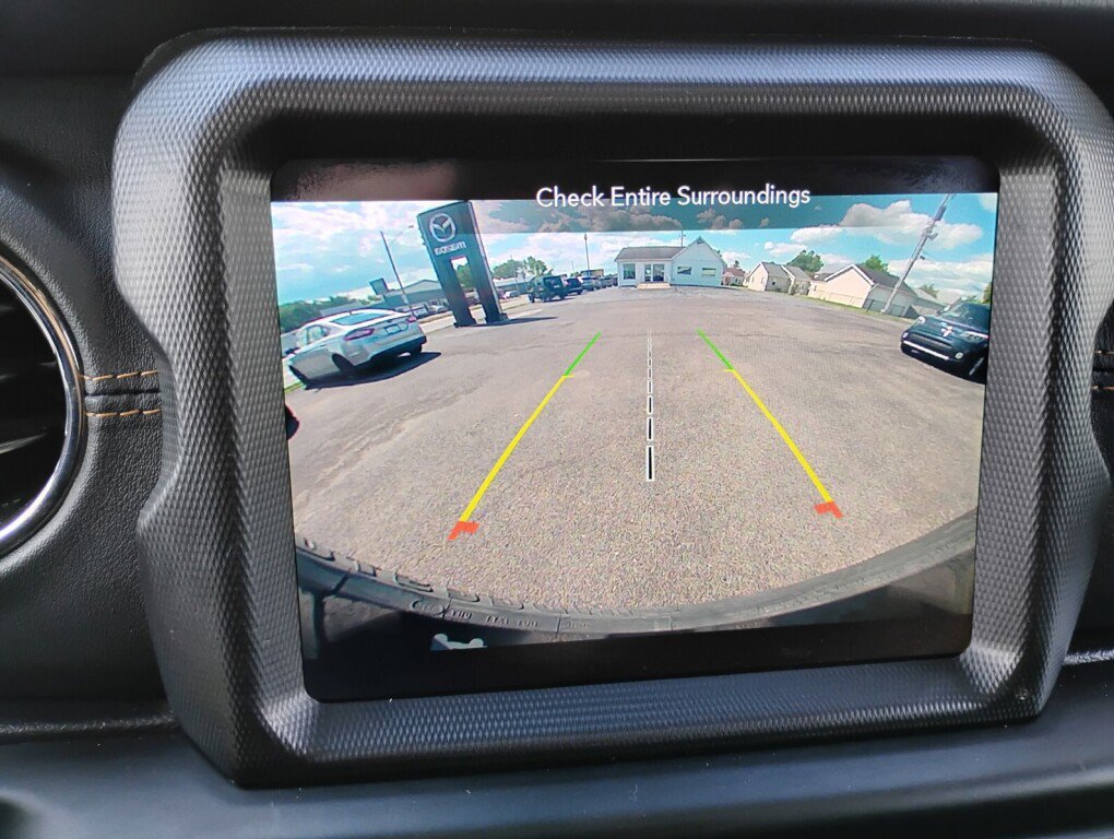 Used 2021 Jeep Wrangler Unlimited Sahara AWD/4WD image 18