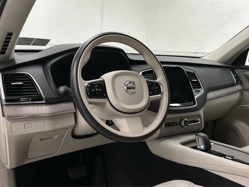 Used 2024 Volvo XC90 B5 Plus w/ Protection Package Premier image 10
