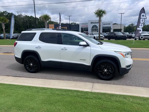 Used 2019 GMC Acadia SLT FWD image 3