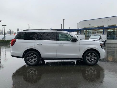 Certified 2025 Ford Expedition Active image 11