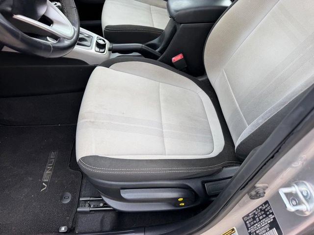 Certified 2023 Hyundai Venue SEL FWD image 18