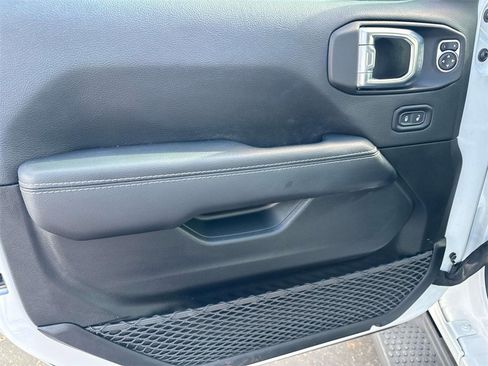 Used 2021 Jeep Wrangler Unlimited Sahara w/ Cold Weather Group image 13