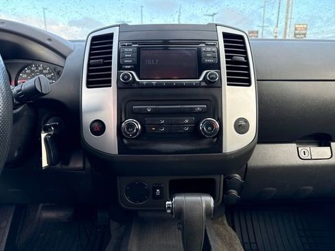 Used 2016 Nissan Frontier SV image 23