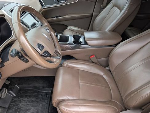 Used 2017 Lincoln MKX Reserve AWD/4WD image 14
