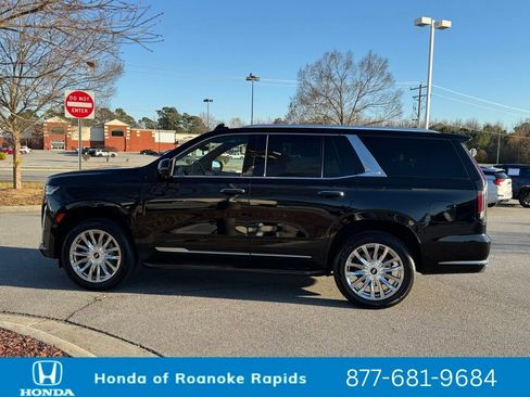 Used 2024 Cadillac Escalade Premium Luxury image 3