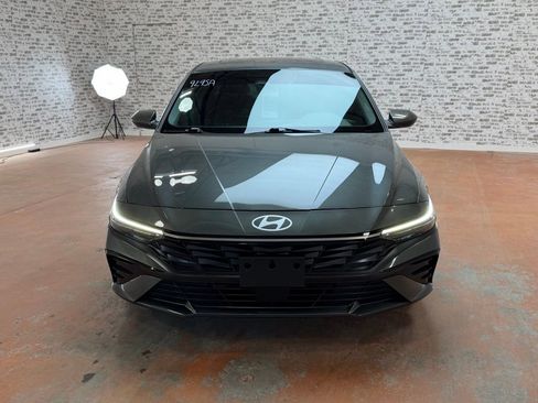 Certified 2024 Hyundai Elantra SEL w/ Convenience Package image 2