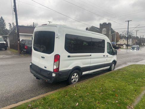 Used 2017 Ford Transit 350 XLT RWD image 4
